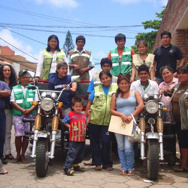 Firma y entrega de moto a Red de recolectores