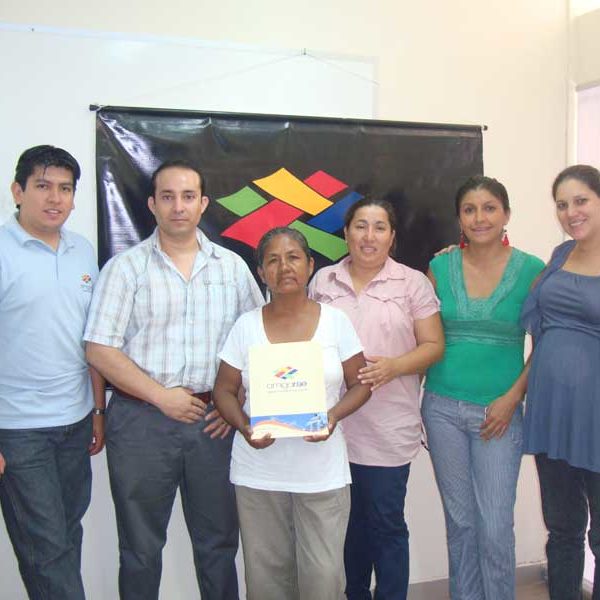 Convenio con Donata Soliz Recicla Arte y Madera, Trama
